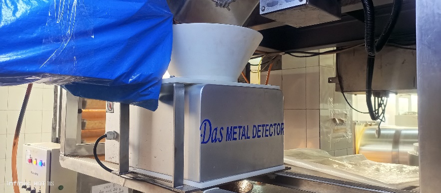 Gravity Feed Metal Detector