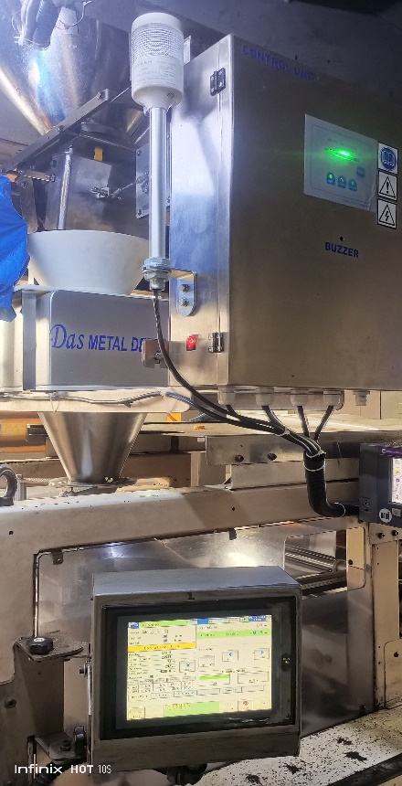 Gravity Feed Metal Detector