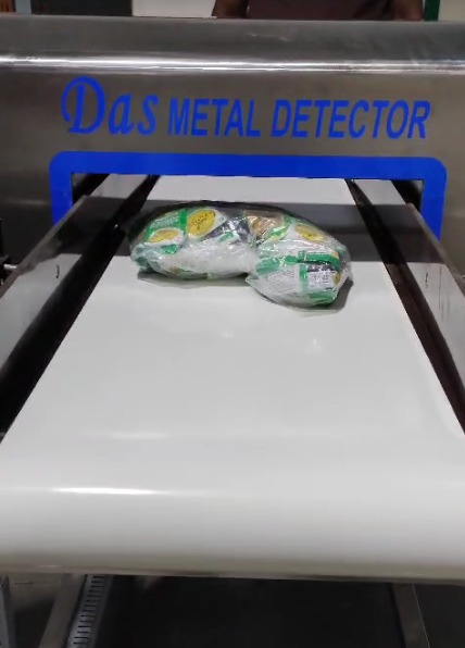 Conveyor Metal Detector (Aluminium Foil Packs)