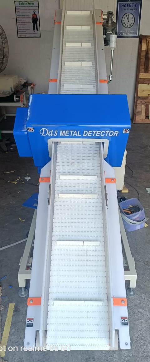 Inclined Conveyor Metal Detector